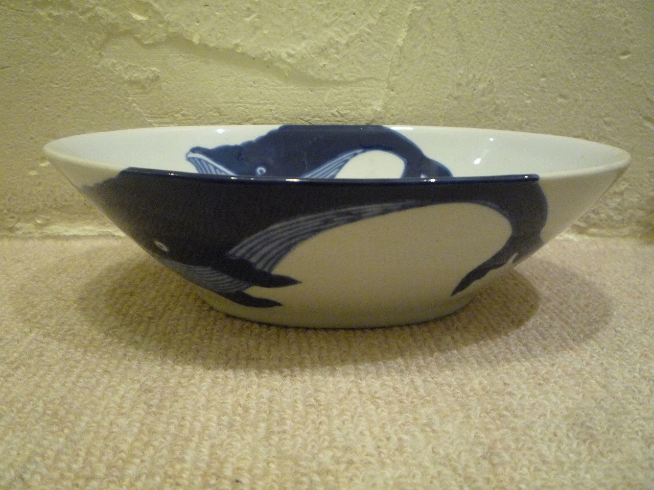 s-鯨柄陶器：楕円小鉢